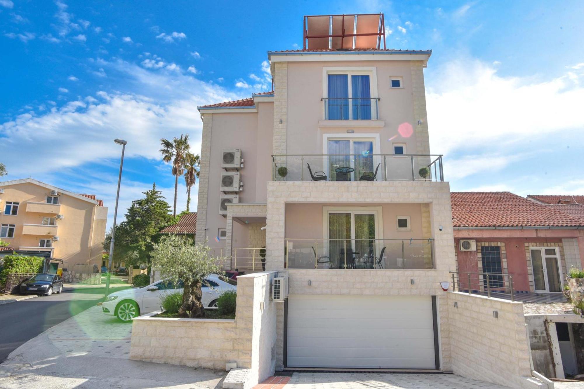בודווה Apartment L Palace מראה חיצוני תמונה