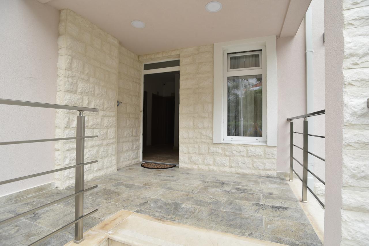 בודווה Apartment L Palace מראה חיצוני תמונה