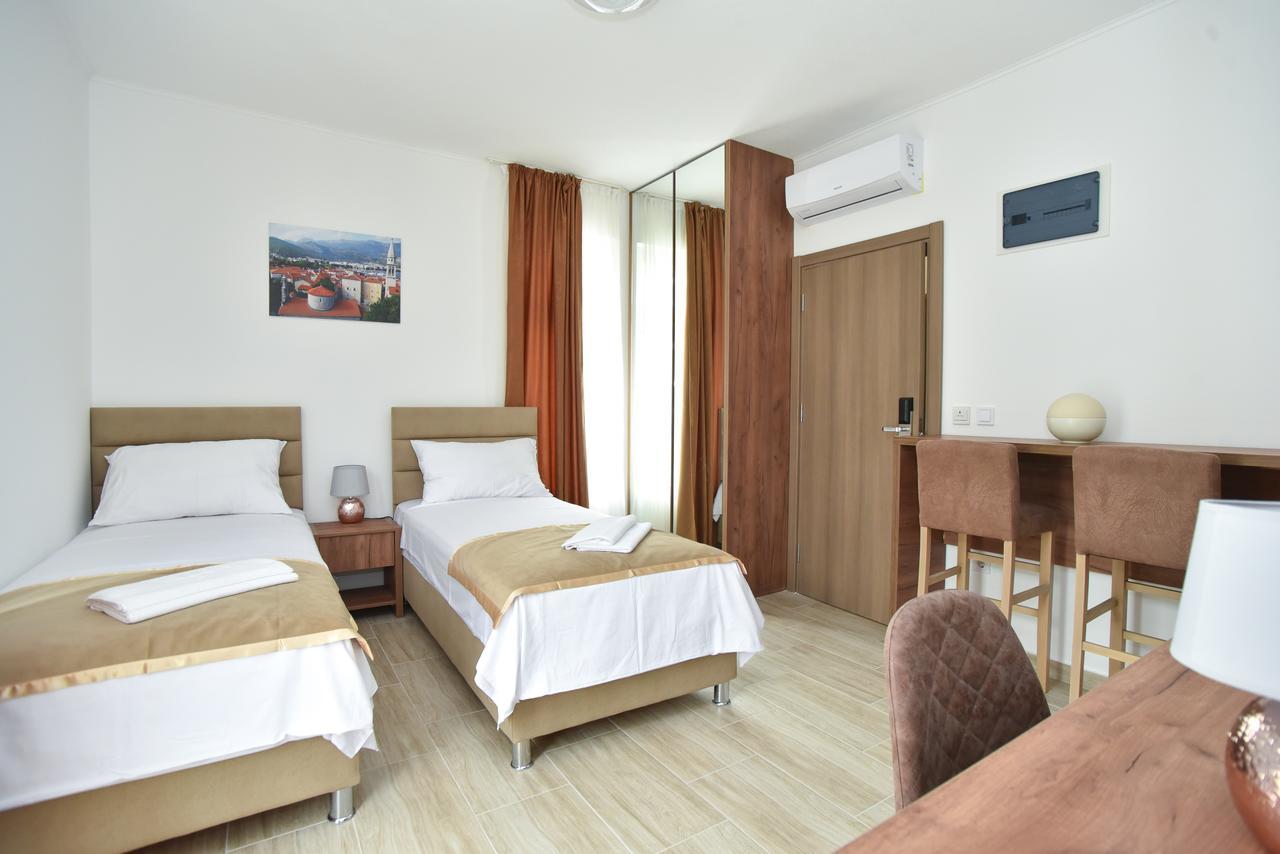 בודווה Apartment L Palace מראה חיצוני תמונה
